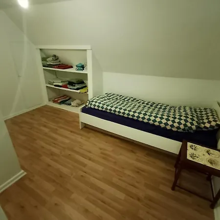 Apartment Centrally Located Charming Townhouse - 2nd Floor