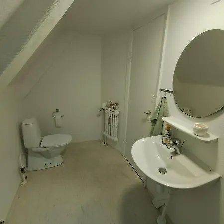 Centrally Located Charming Townhouse - 2nd Floor Apartment