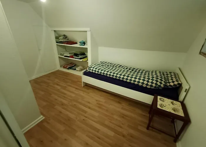 Apartment Centrally Located Charming Townhouse - 2nd Floor