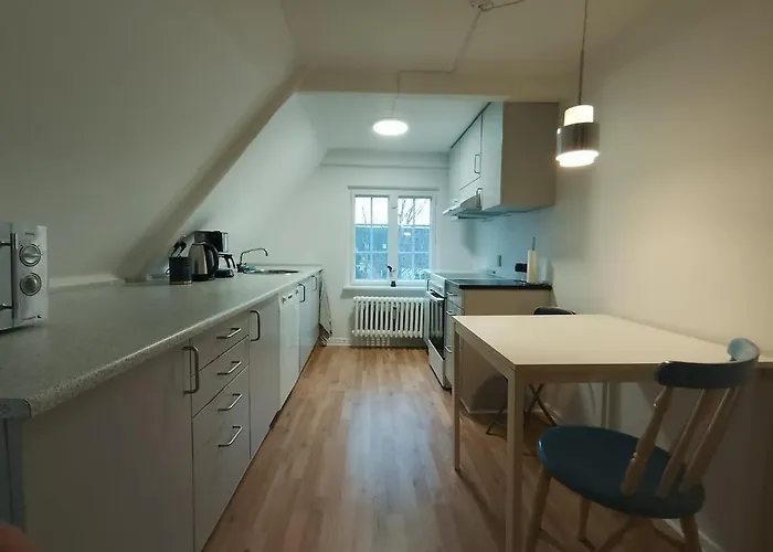 Centrally Located Charming Townhouse - 2nd Floor * Tønder